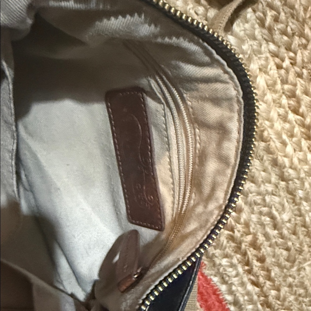 Brown Leather Crossbody Shoulder Bag with Adjustable Strap - Picture 4 of 4